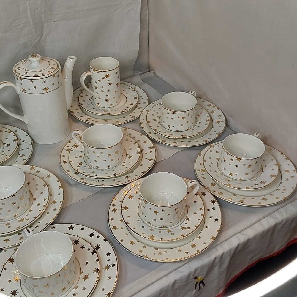 GALAXY FINE PORCELAIN CHINA BY SAKURA 14 KARAT TEA SET FOR 8 - Picture 10 of 11